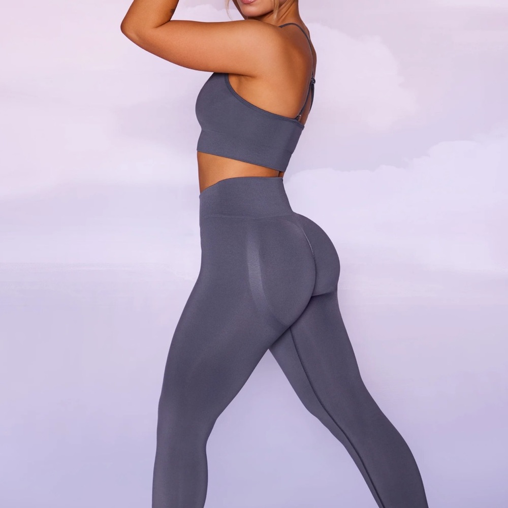 GREY SEAMLESS booty contour leggings
